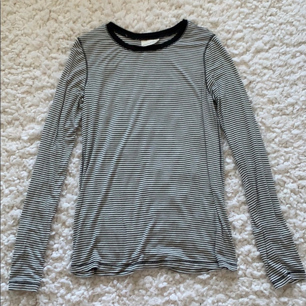 Black & white striped long sleeve tshirt